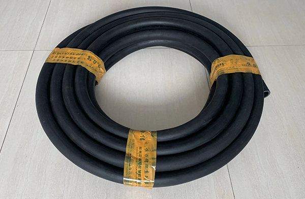 夾布輸水膠管規格型號.jpg 夾布輸水膠管規格型號.jpg